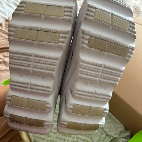 Crocs - Picture 2 of 4